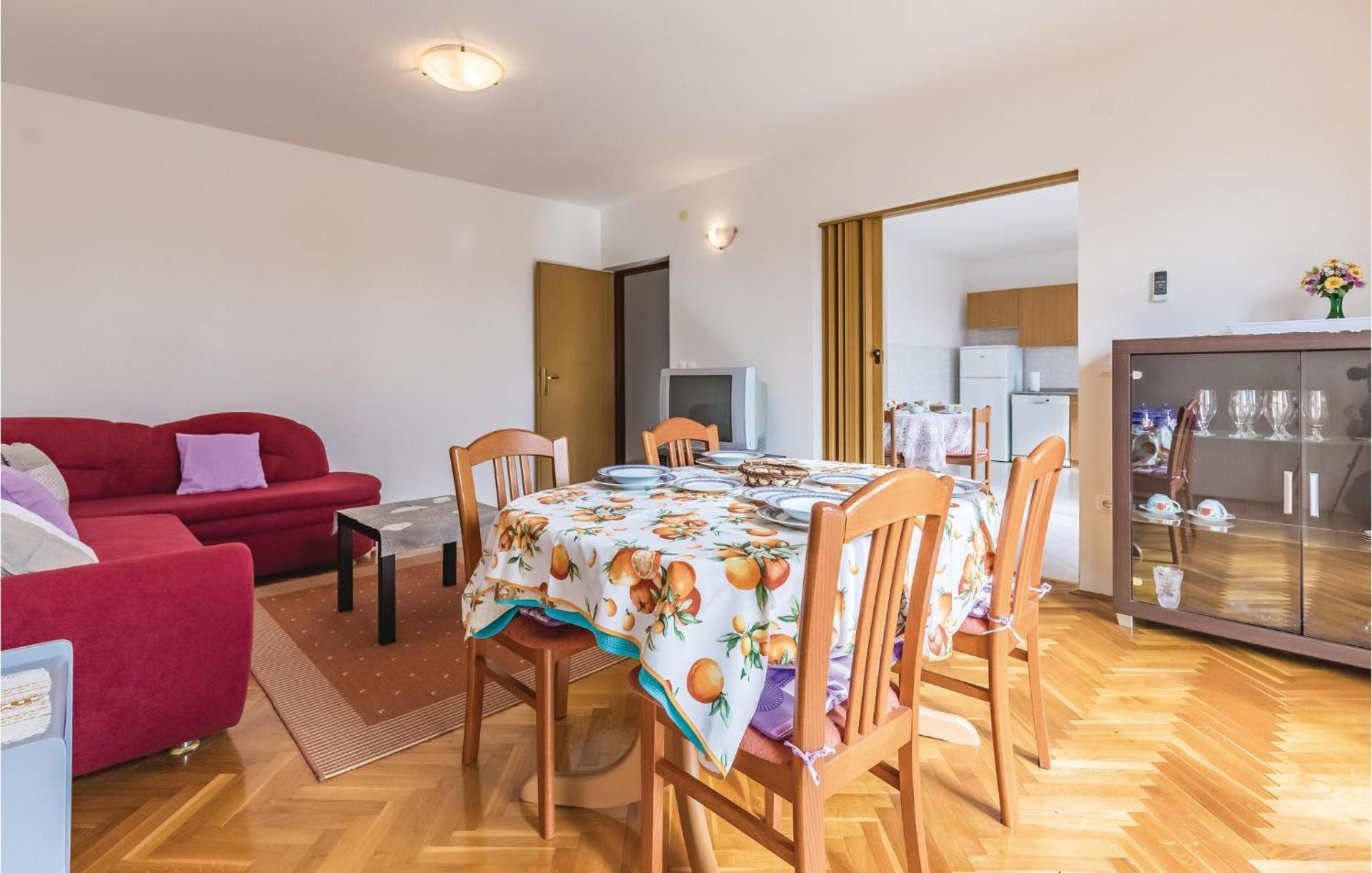6 Bedroom Nice Home In Segotici Экстерьер фото