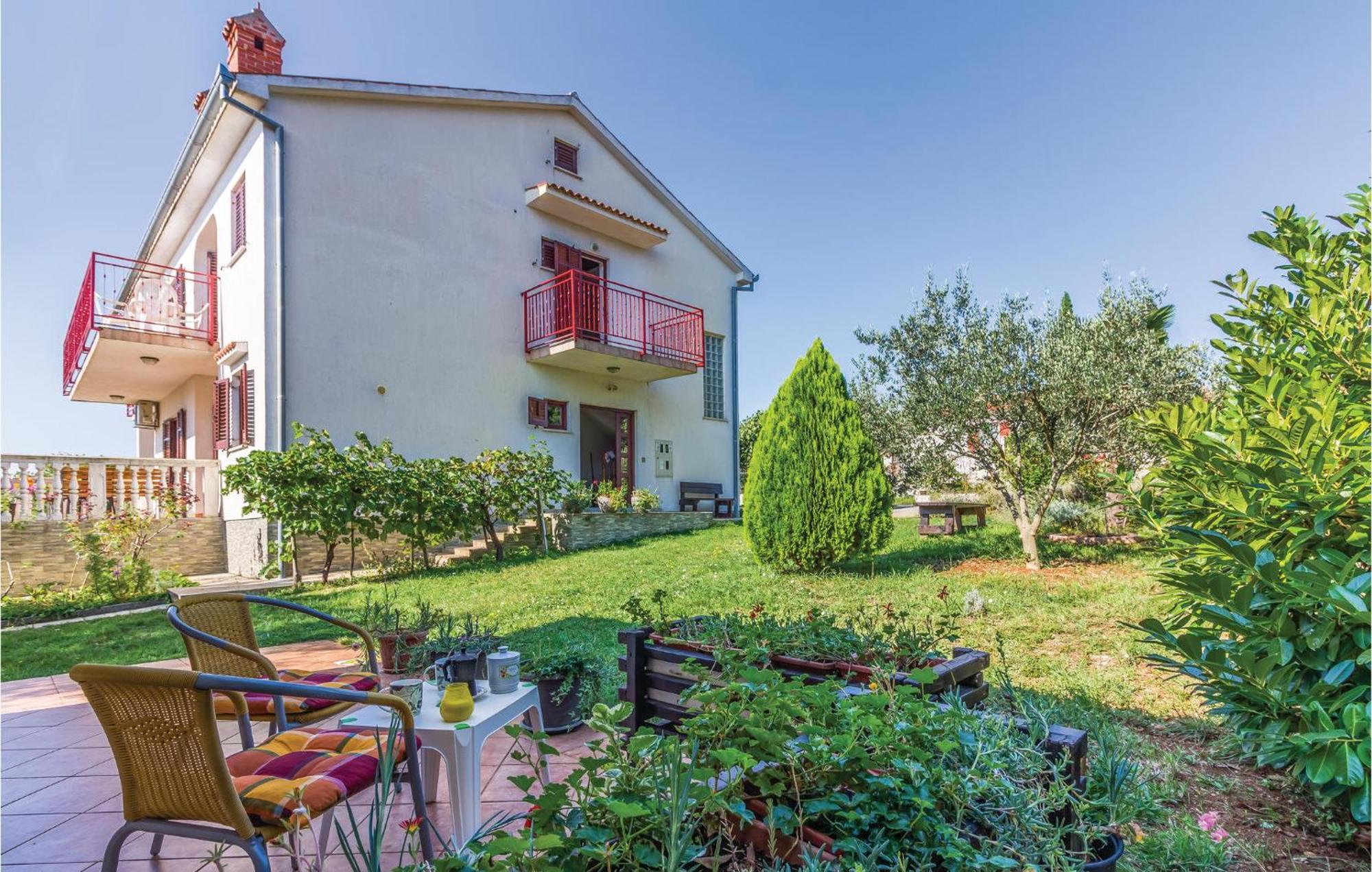 6 Bedroom Nice Home In Segotici Экстерьер фото