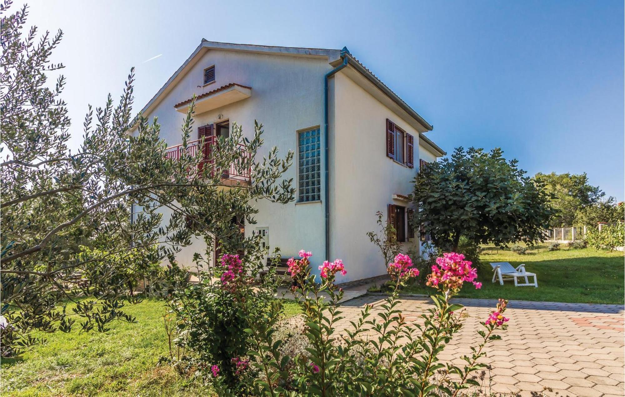 6 Bedroom Nice Home In Segotici Экстерьер фото