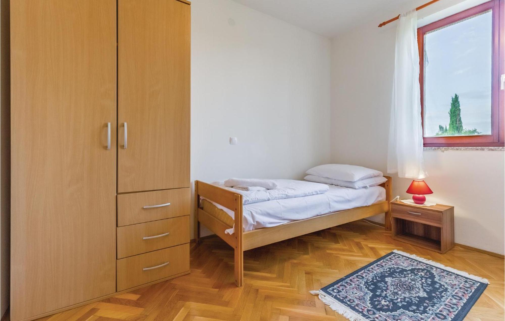 6 Bedroom Nice Home In Segotici Экстерьер фото