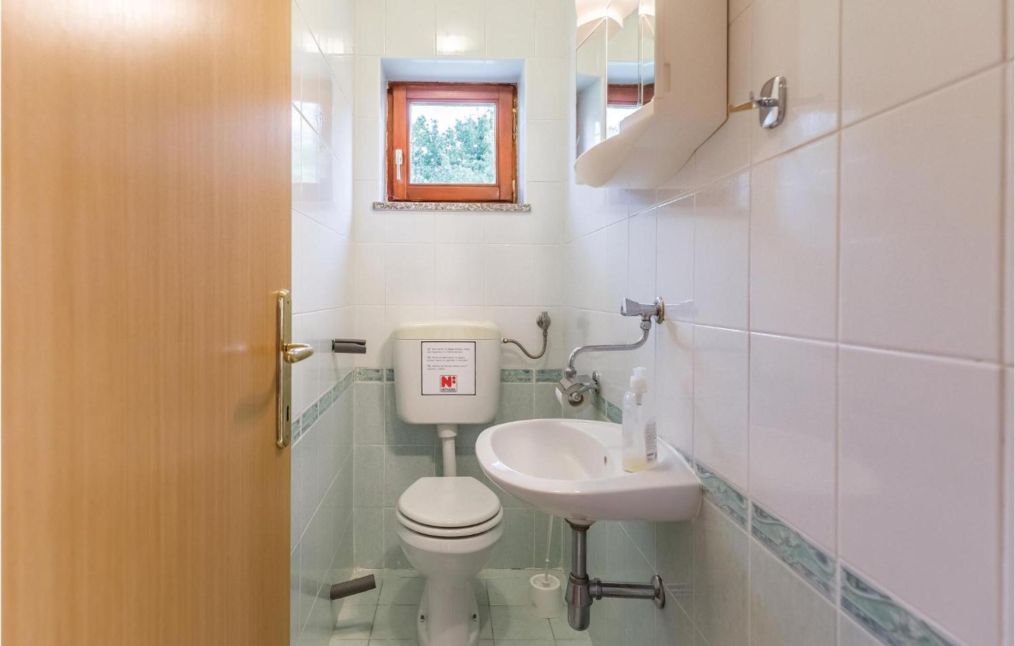 6 Bedroom Nice Home In Segotici Экстерьер фото