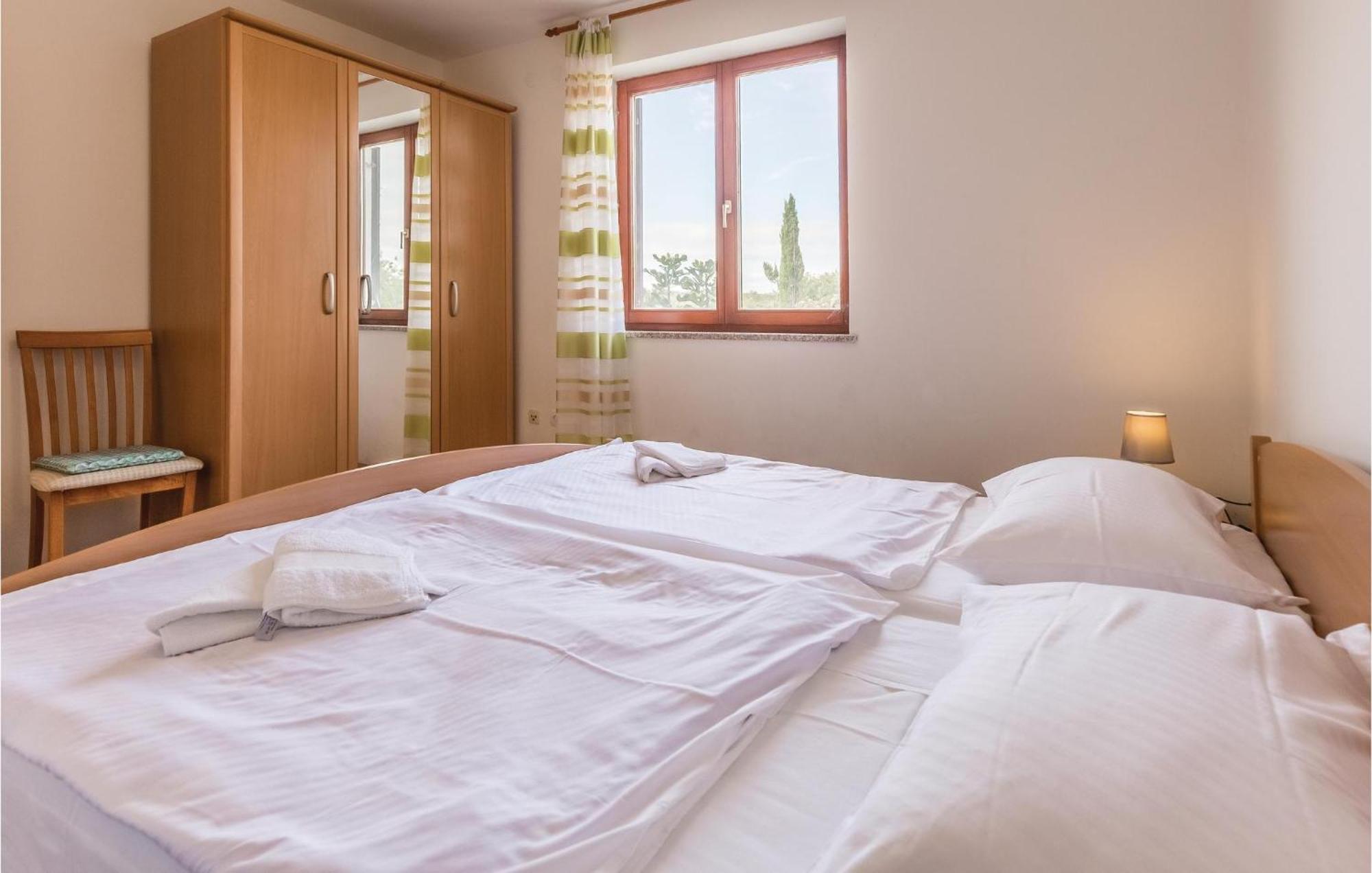 6 Bedroom Nice Home In Segotici Экстерьер фото
