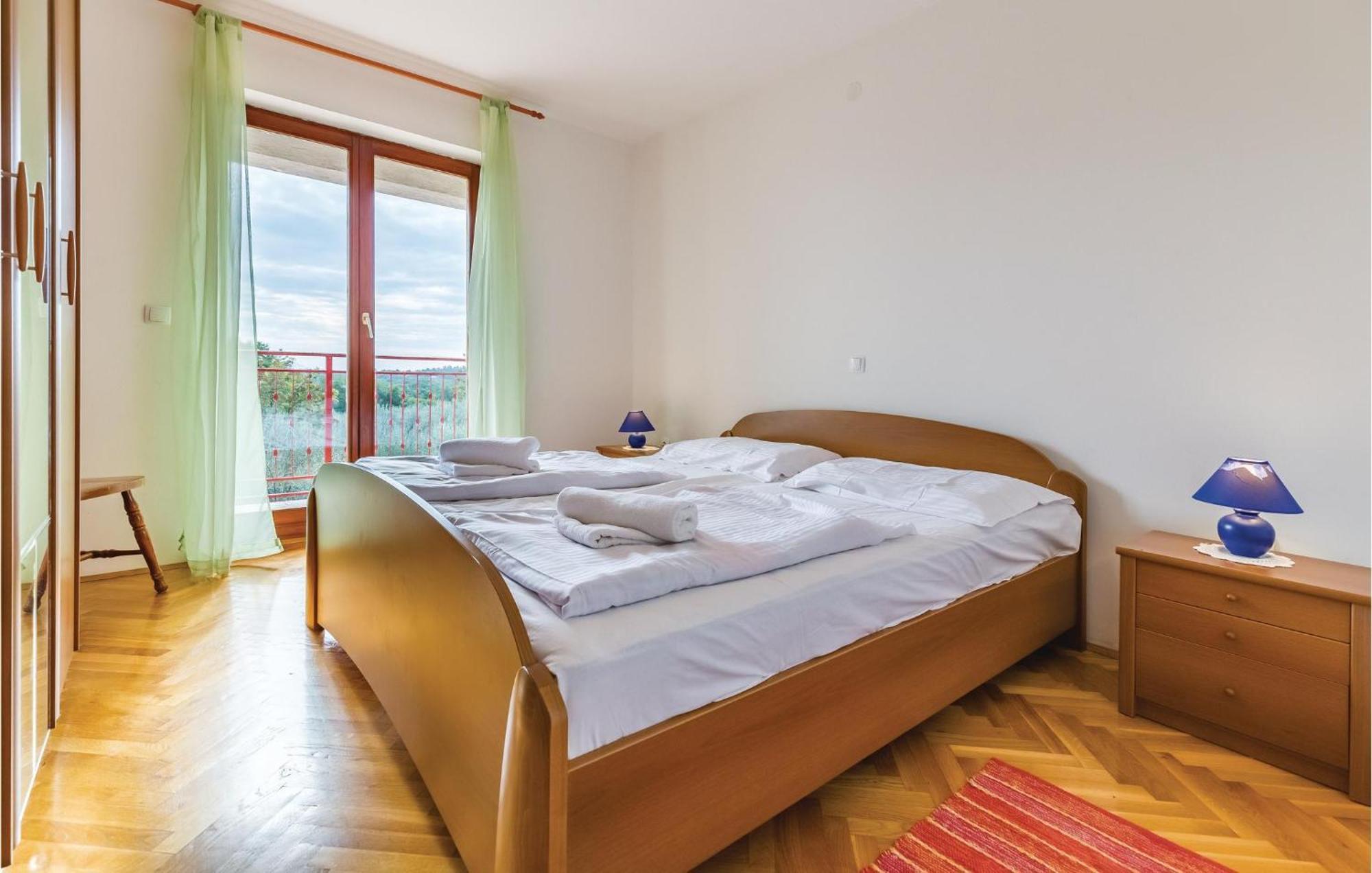 6 Bedroom Nice Home In Segotici Экстерьер фото