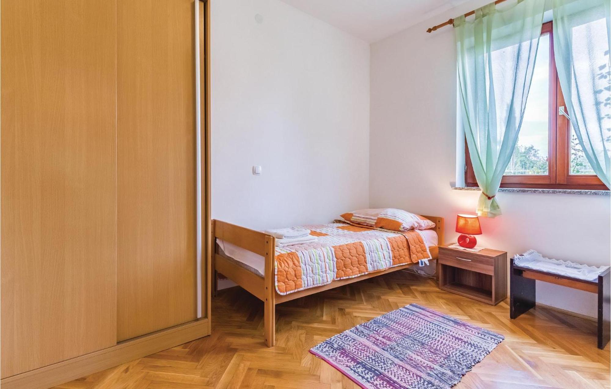 6 Bedroom Nice Home In Segotici Экстерьер фото