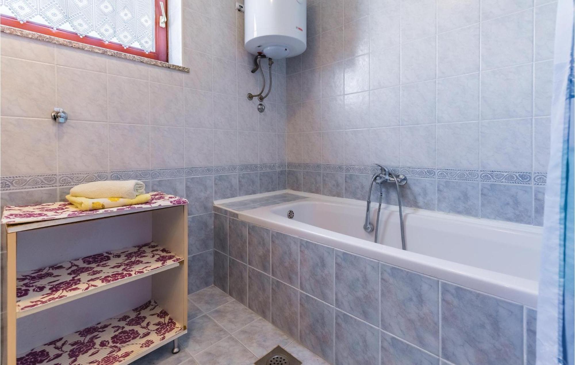 6 Bedroom Nice Home In Segotici Экстерьер фото