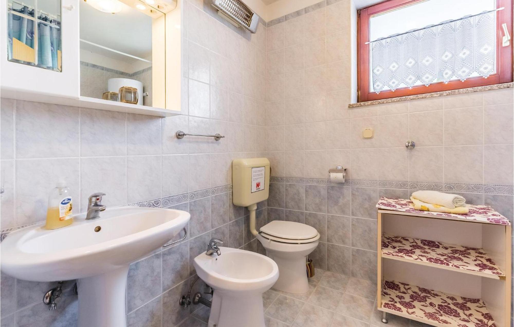 6 Bedroom Nice Home In Segotici Экстерьер фото